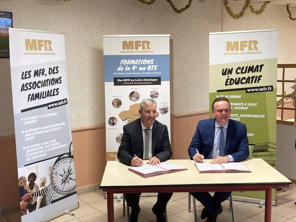 Signature de la convention quinquennale entre les mfr des pays de la loire et la région pays de la loire. 1