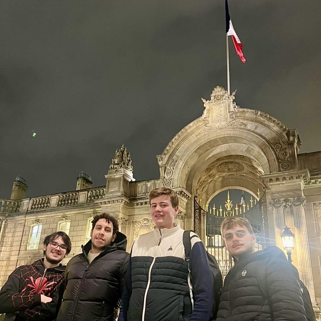 EN MFR, LES VOYAGES AIDENT LES JEUNES À GRANDIR 11 En mfr, les voyages aident les jeunes à grandir 10