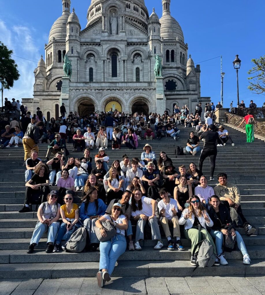 EN MFR, LES VOYAGES AIDENT LES JEUNES À GRANDIR 12 L'un des voyages réalisés cette année dans les mfr de loire-atlantique : paris!