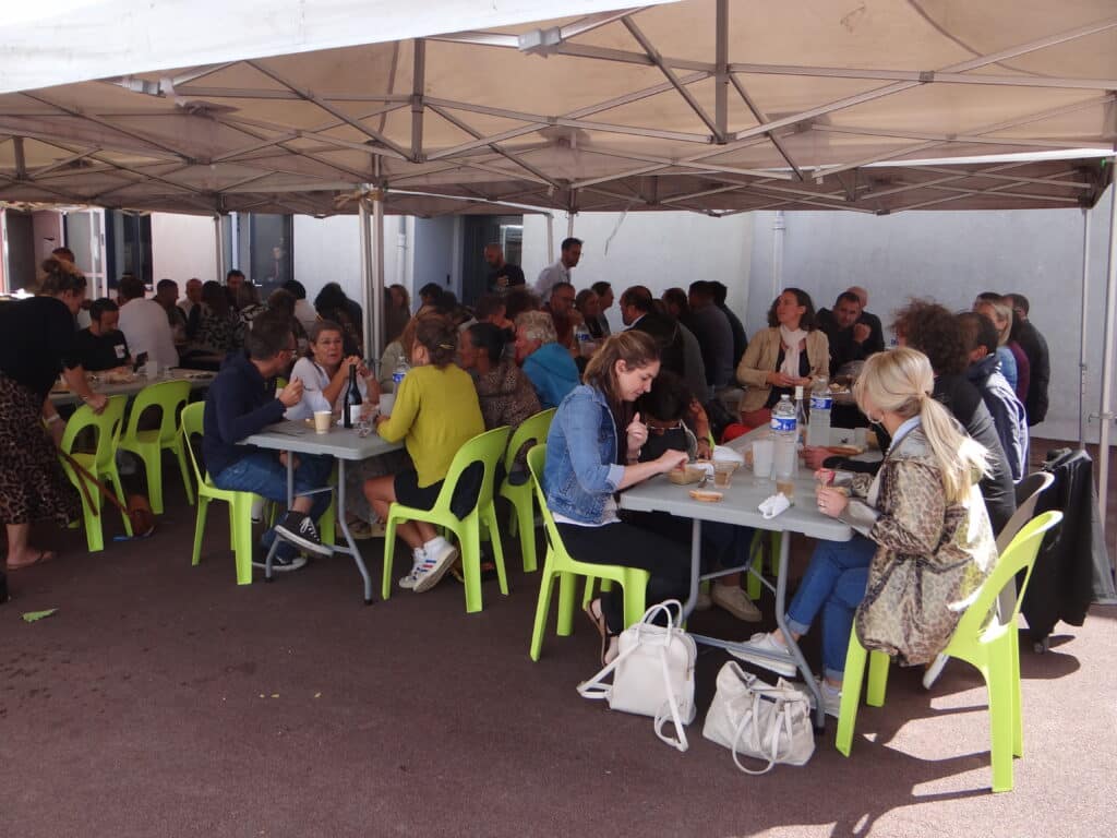 DÉJEUNER DE RENTRÉE DES SALARIÉS : UN MOMENT CONVIVIAL POUR BIEN COMMENCER L’ANNÉE SCOLAIRE 2 Déjeuner de rentrée des salariés : un moment convivial pour bien commencer l’année scolaire 1