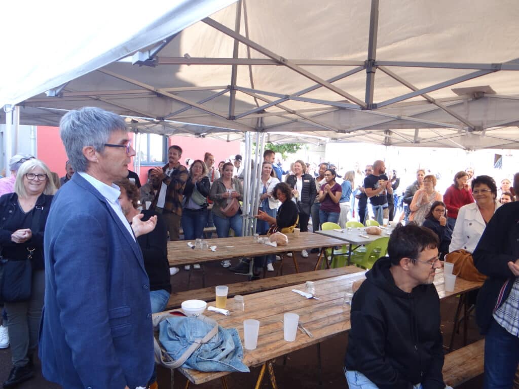 DÉJEUNER DE RENTRÉE DES SALARIÉS : UN MOMENT CONVIVIAL POUR BIEN COMMENCER L’ANNÉE SCOLAIRE 12 Déjeuner de rentrée des salariés : un moment convivial pour bien commencer l’année scolaire 11